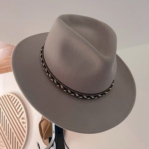 Overland Sheepskin Company “Terrain Crushable Wool Felt Outback Hat”